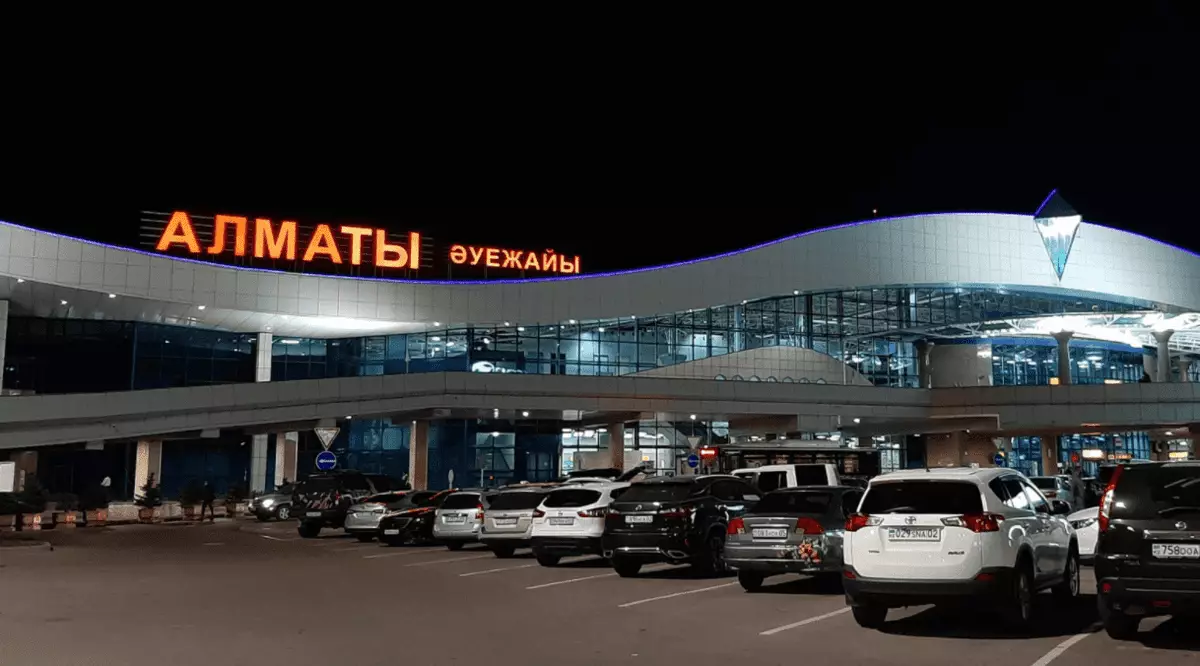 Нетрезвых россиянок сняли с рейса в аэропорту Алматы