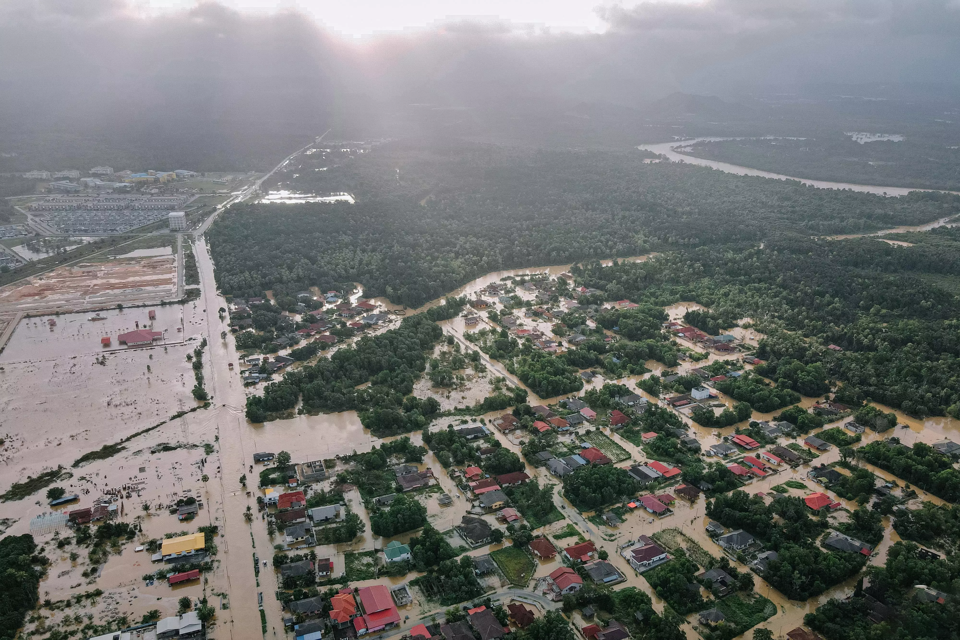 Почти 3000 домов и зданий освобождено от воды в Кульсары