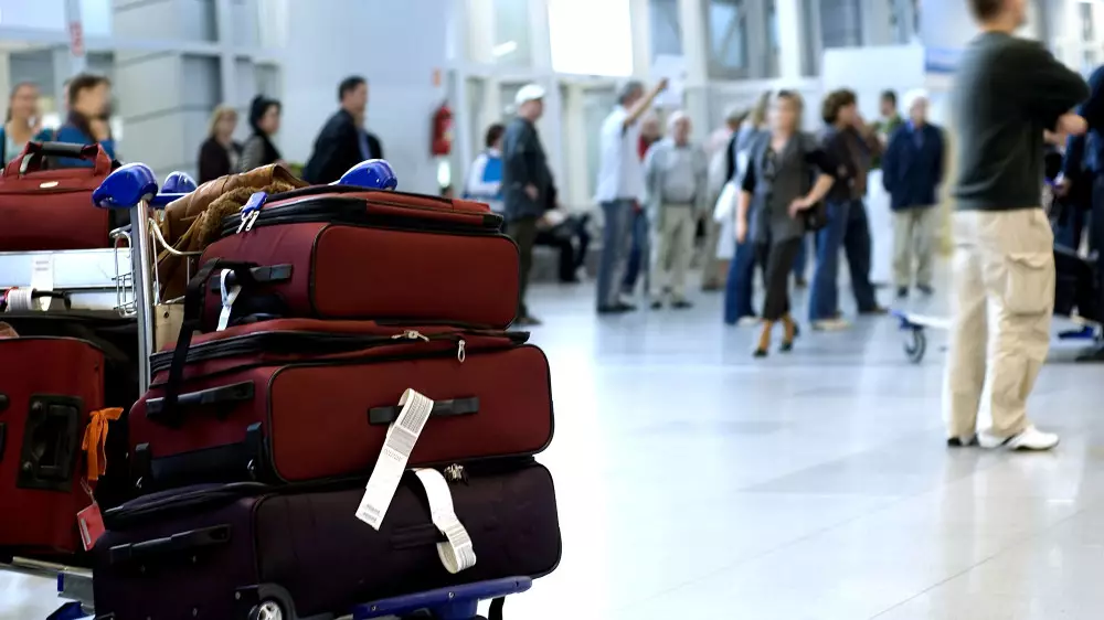40 часов ждали в аэропорту: казахстанцам не возвращают деньги за отмененные рейсы из Дубая