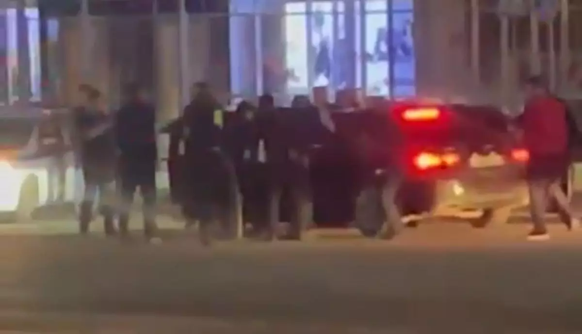 «У водителя было оружие»: операцию спецназа сняли на видео в Жезказгане