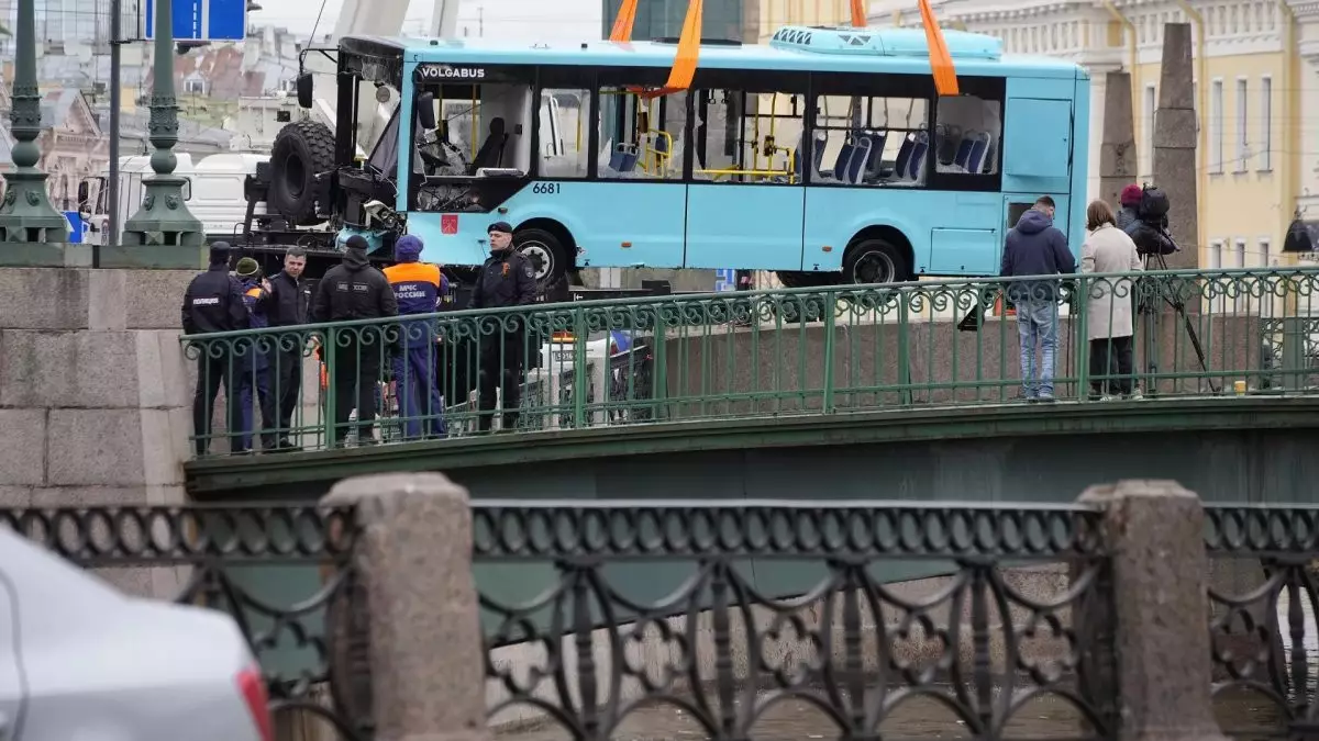Ресейде автобус көпірден құлап, бір қазақстандық қаза тапты