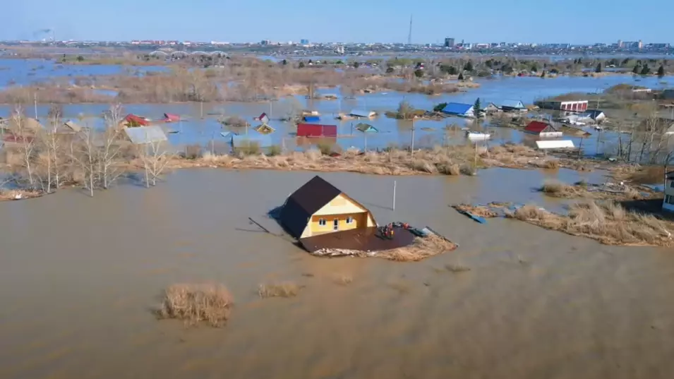 Более 20 тысяч казахстанских семей получили господдержку после паводков