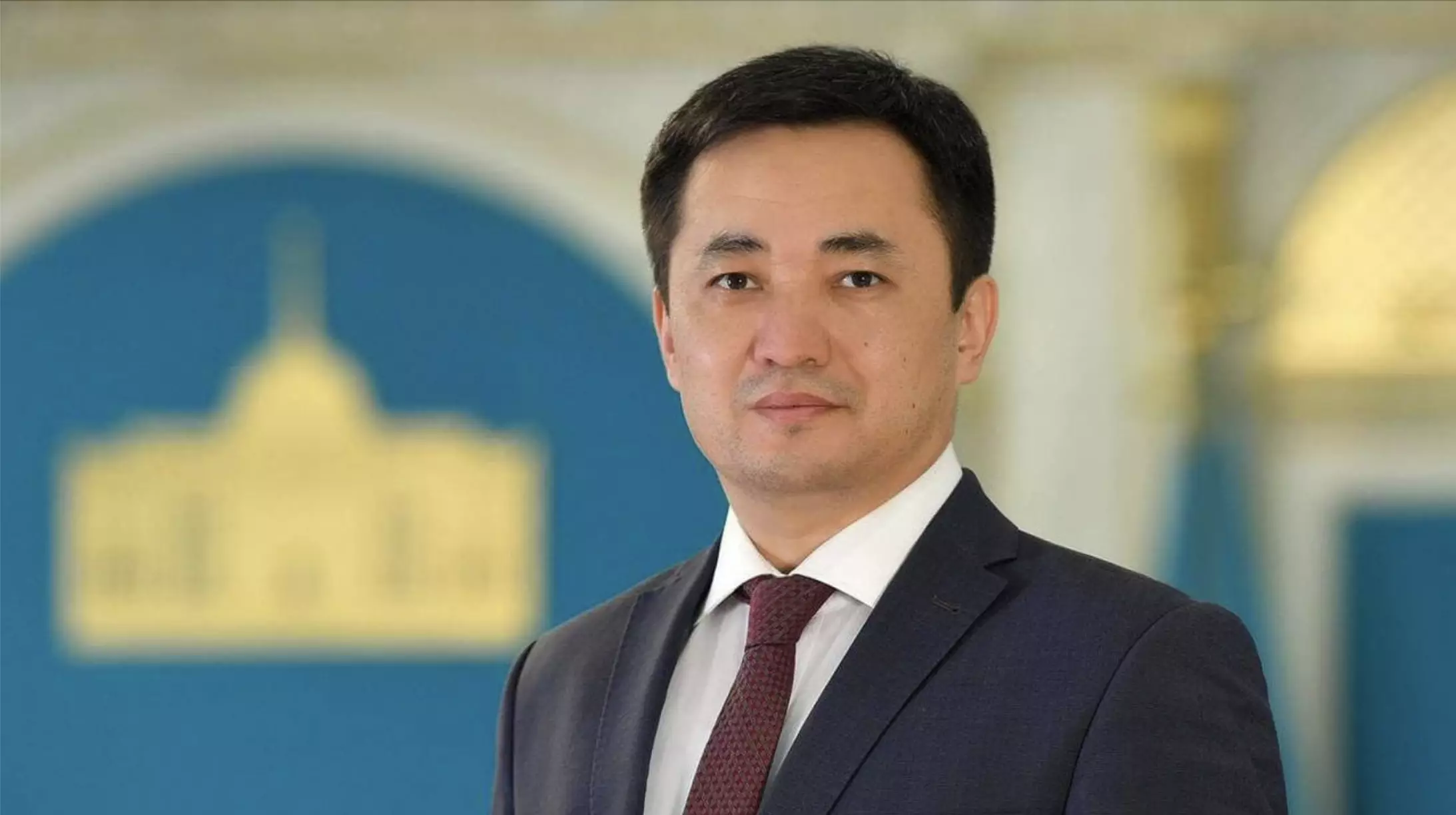 Дадебаев на посту главы АП дал первое большое интервью