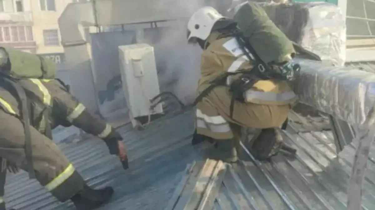 Пожар произошел в кафе в Кызылорде: эвакуировано 14 человек