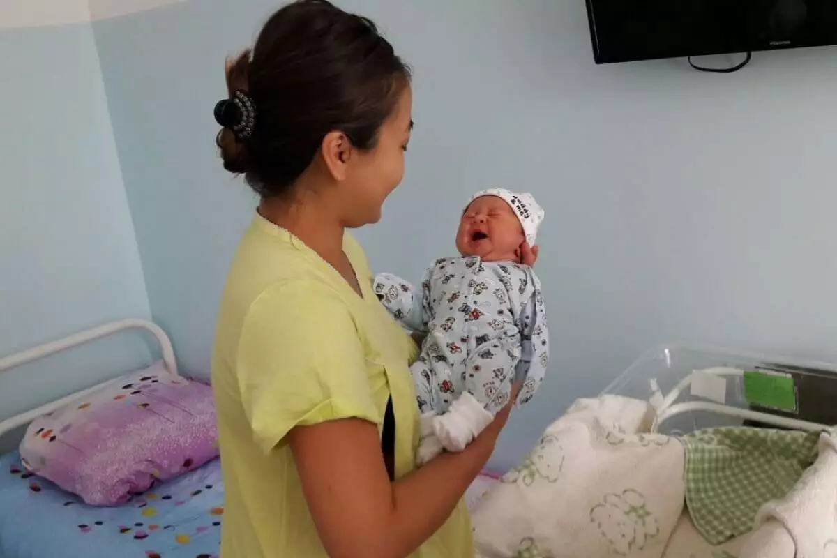 В Казахстане впервые День матери отмечают в мае