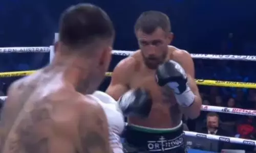 Видео брутального нокаута в кровавом бою Ломаченко — Камбосос за два титула