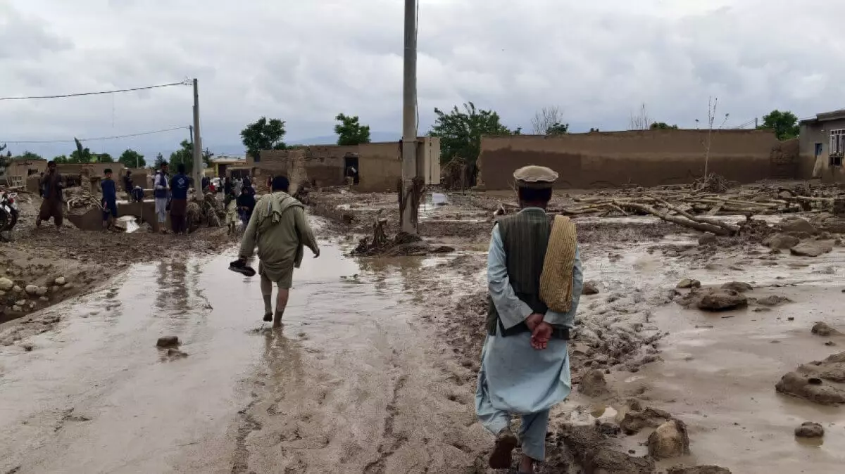 Наводнения в Афганистане: число погибших возросло до 300 человек