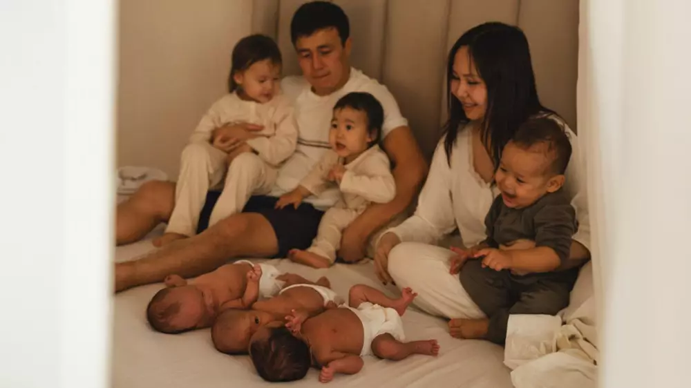 День матери: 26-летняя астанчанка рассказала, как воспитывает 6 детей