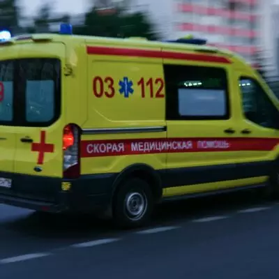 Грузовик въехал в автобусную остановку в Алматинской области: погибли два человека