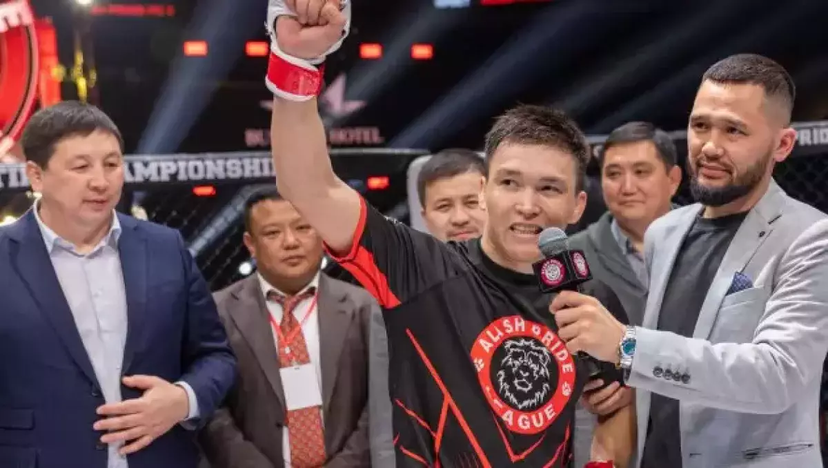 Экс-полицейский из Казахстана может стать чемпионом российской лиги по смешанным единоборствам