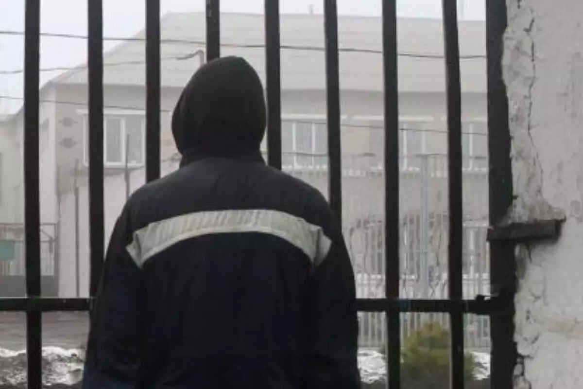 В Павлодаре осудили рецидивистов, ограбивших пенсионера в его квартире
