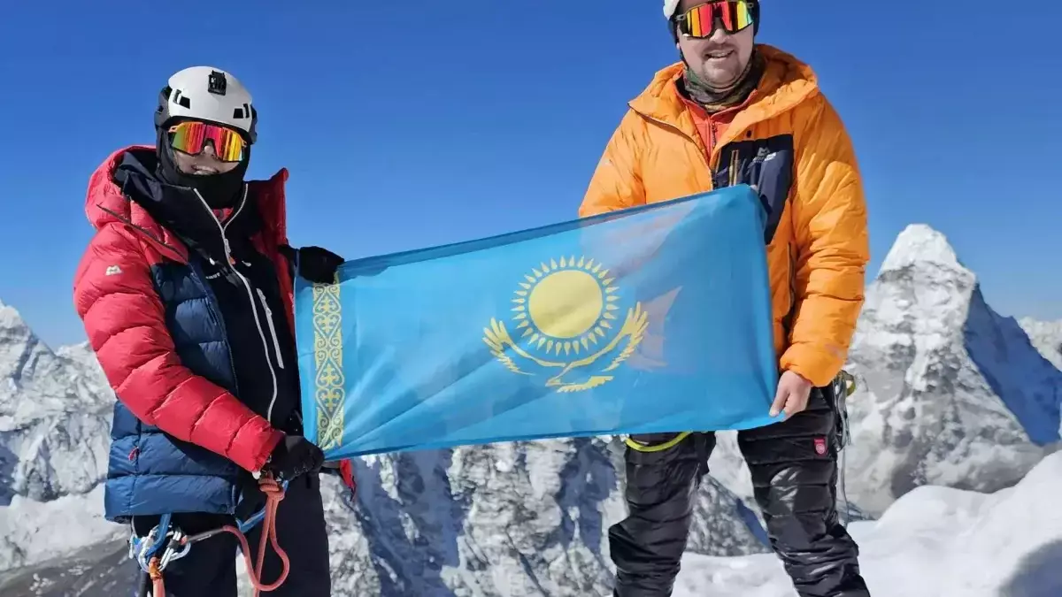 Казахстанка покорила Эверест и установила рекорд страны