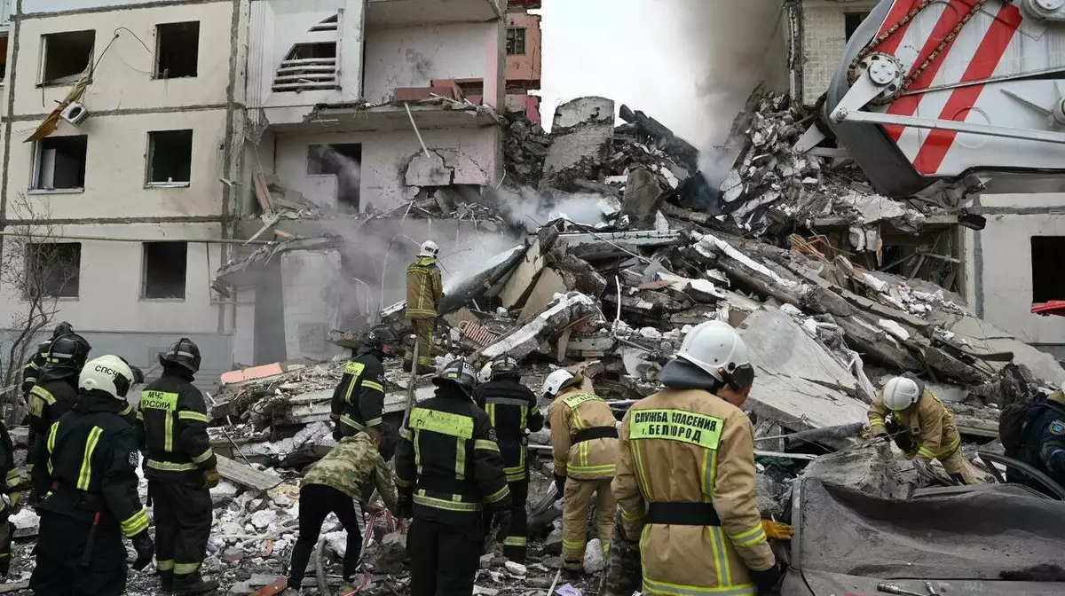 Очередные тела извлекли из-под завалов в Белгороде: Украина отрицает причастность к инциденту