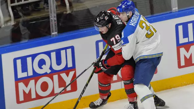 Игрок сборной Казахстана по хоккею рассказал о причинах массовой потасовки в матче ЧМ