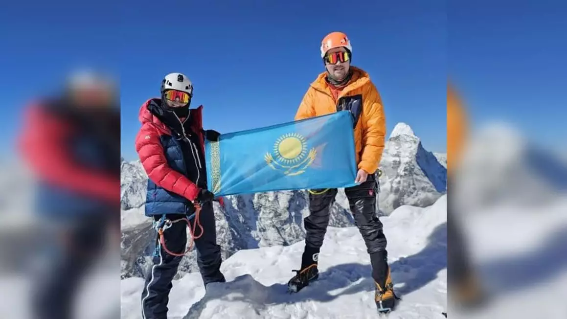 Впервые в истории казашка совершила восхождение на Эверест
