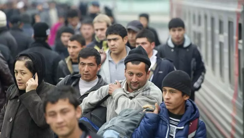Возвращение трудовых мигрантов, социальное неравенство: обзор узбекской прессы