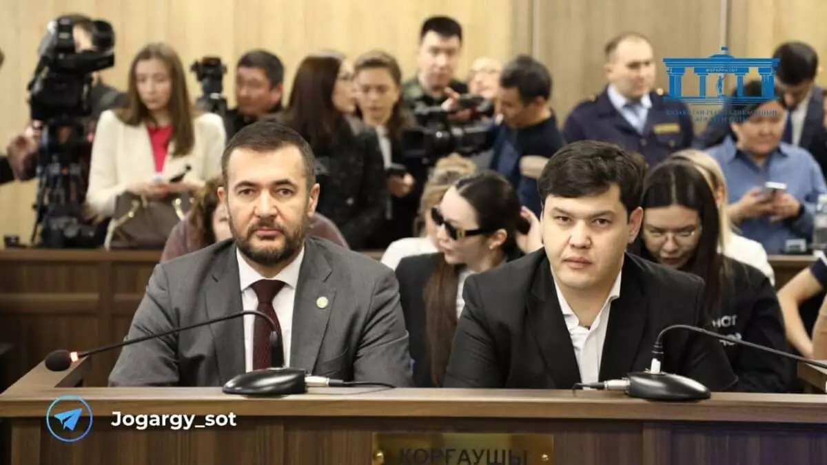 Суд по делу Бишимбаева: присяжные удалились в совещательную комнату