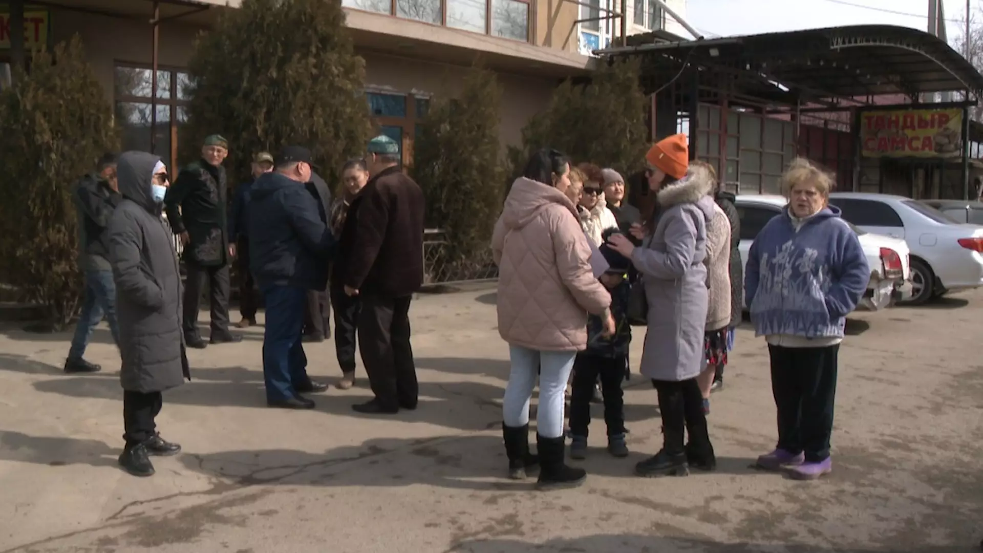 Жители деревни в Алматинской области требуют ремонта дорог и улучшения транспортного сообщения