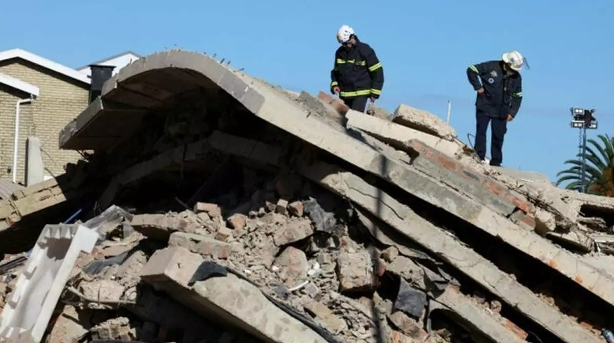 Количество жертв обрушения здания в ЮАР достигло 19 человек