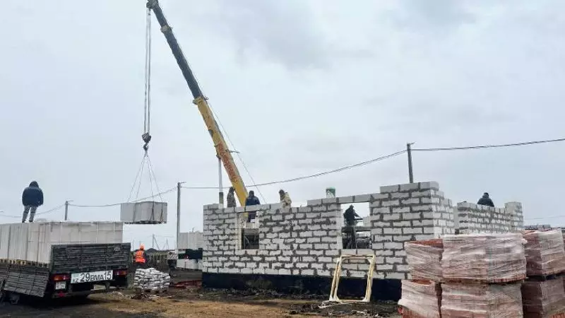 200 домов для пострадавших от паводков жителей начали строить в СКО
