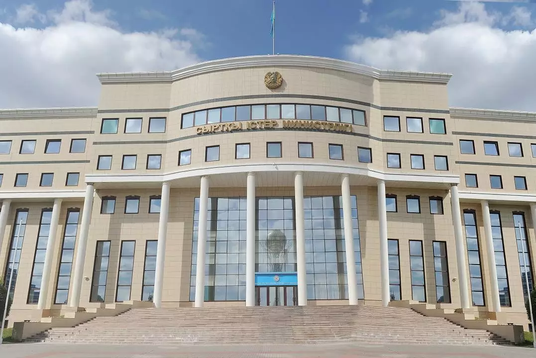 Служебную проверку хотят провести в МИД Казахстана по факту избиения Карины Мамаш
