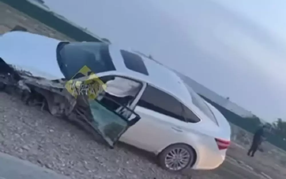 Последствия аварии с участием трёх машин попали на видео в Актау