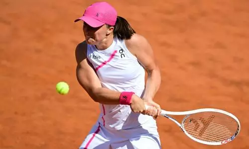 Лучшая теннисистка мира вышла в четвертьфинал турнира в Риме после снятия Рыбакиной
