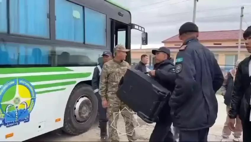 Из-за вероятности паводка ведется эвакуация жителей из села Талдыколь в город Атырау