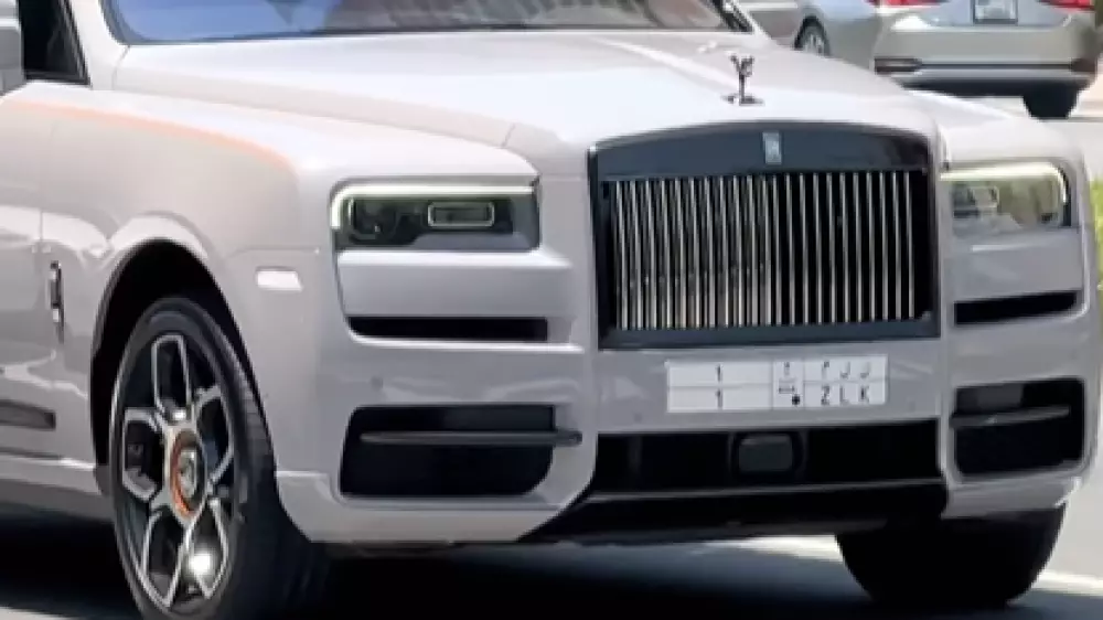 Знак дороже автомобиля: в Дубае замечен Rolls-Royce с уникальным госномером