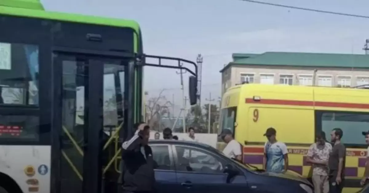   Алматыда ер адам автобус жүргізушісін пышақтады   