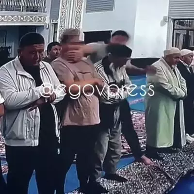 Нападение в мечети Сарыагаша: мужчина избил рядом стоящего человека во время молитвы