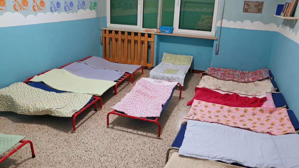 Детей выселили из общежития ради чиновников в Карагандинской области