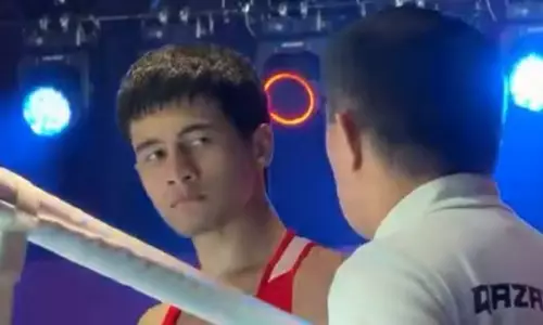 Чемпион Азии по боксу из Казахстана одержал историческую победу с нокдауном. Видео
