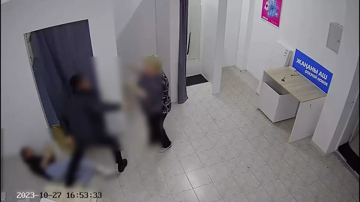 Изрезал девушку ножом: суд в Талдыкоргане вынес приговор ее возлюбленному