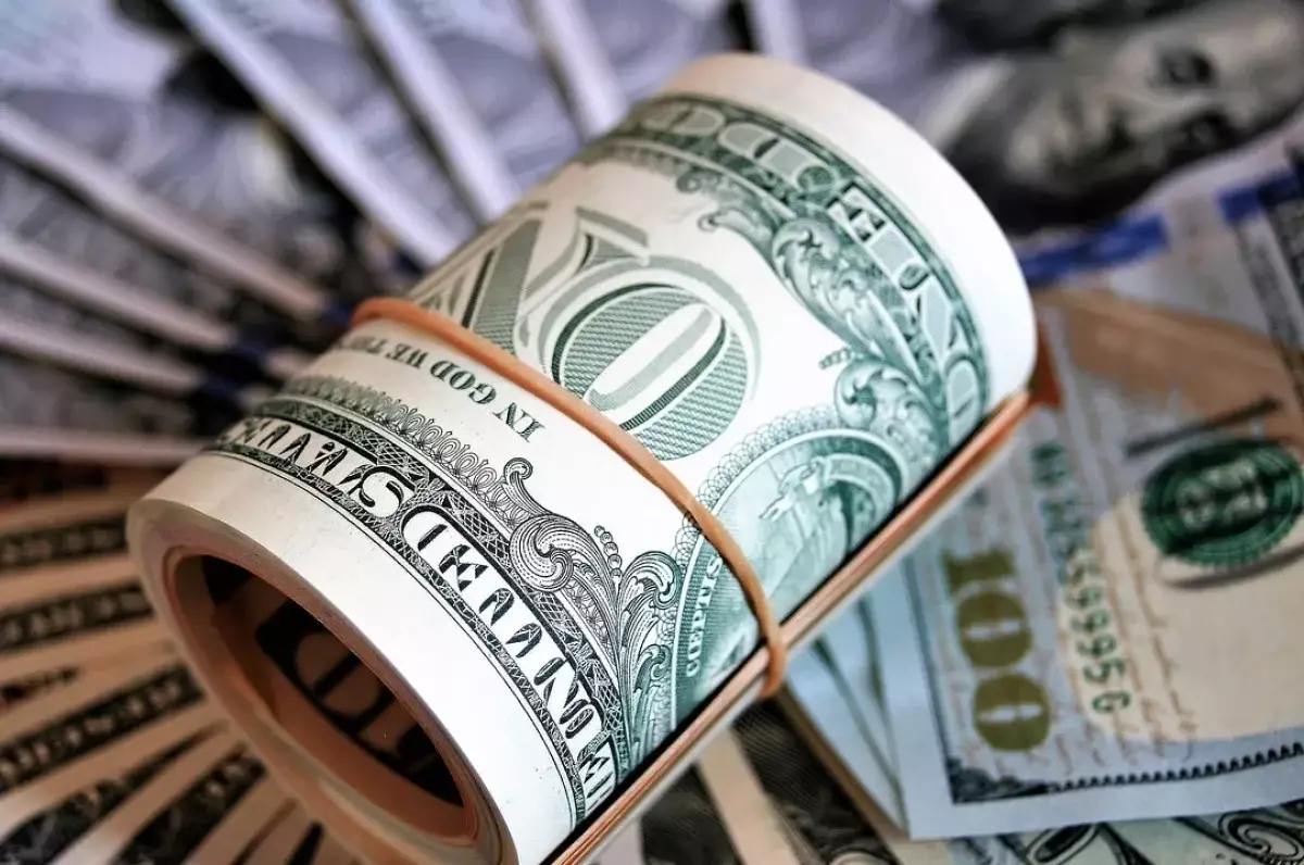 Доллар подешевел на казахстанской бирже