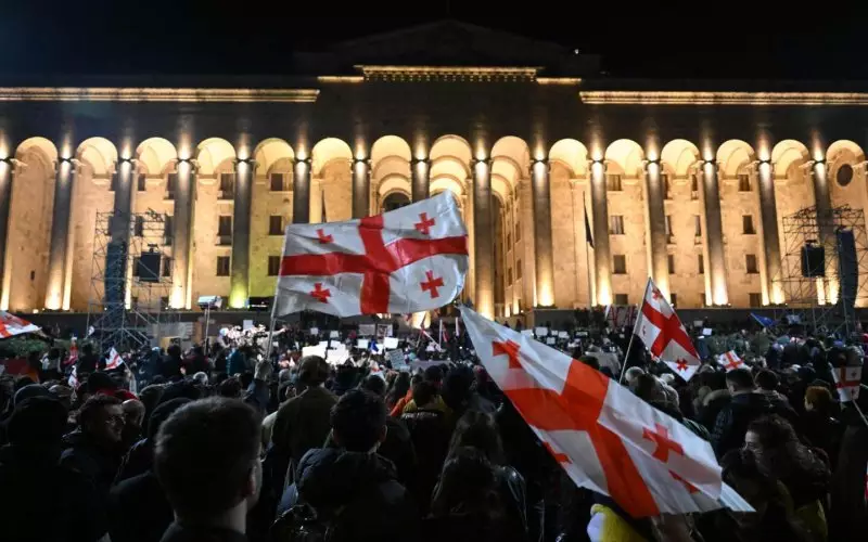 Парламент Грузии принял закон об "иноагентах", несмотря на массовые протесты