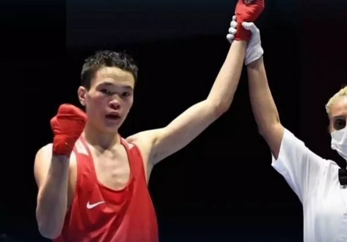 Казахстанский боксер одержал сенсационную победу