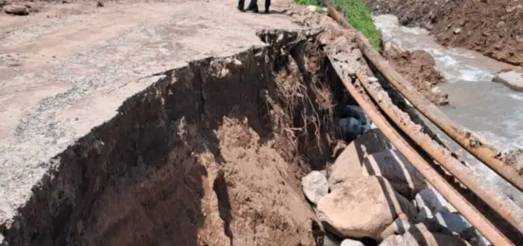 Вблизи плотины «Аюсай» в Алматинской области обвалилась дорога