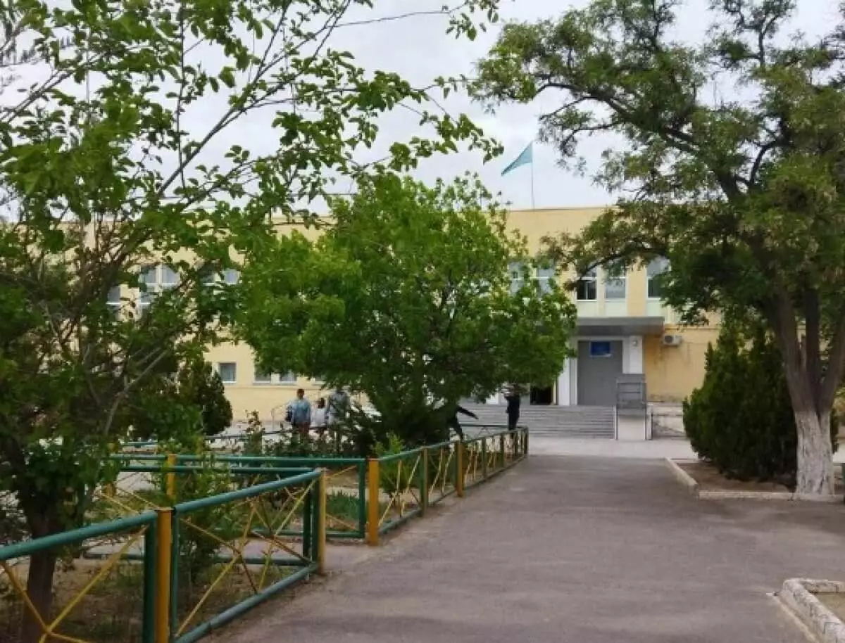 Охранника школы задержали за домогательство к ученице в Актау