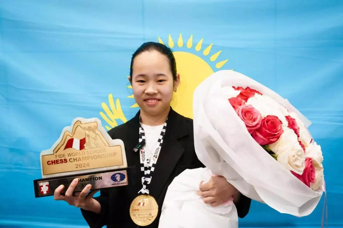 Школьница из Астаны стала чемпионкой мира по классическим шахматам