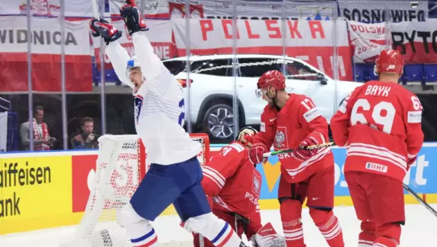 Казахстан обошли в элите ЧМ по хоккею после матча конкурентов