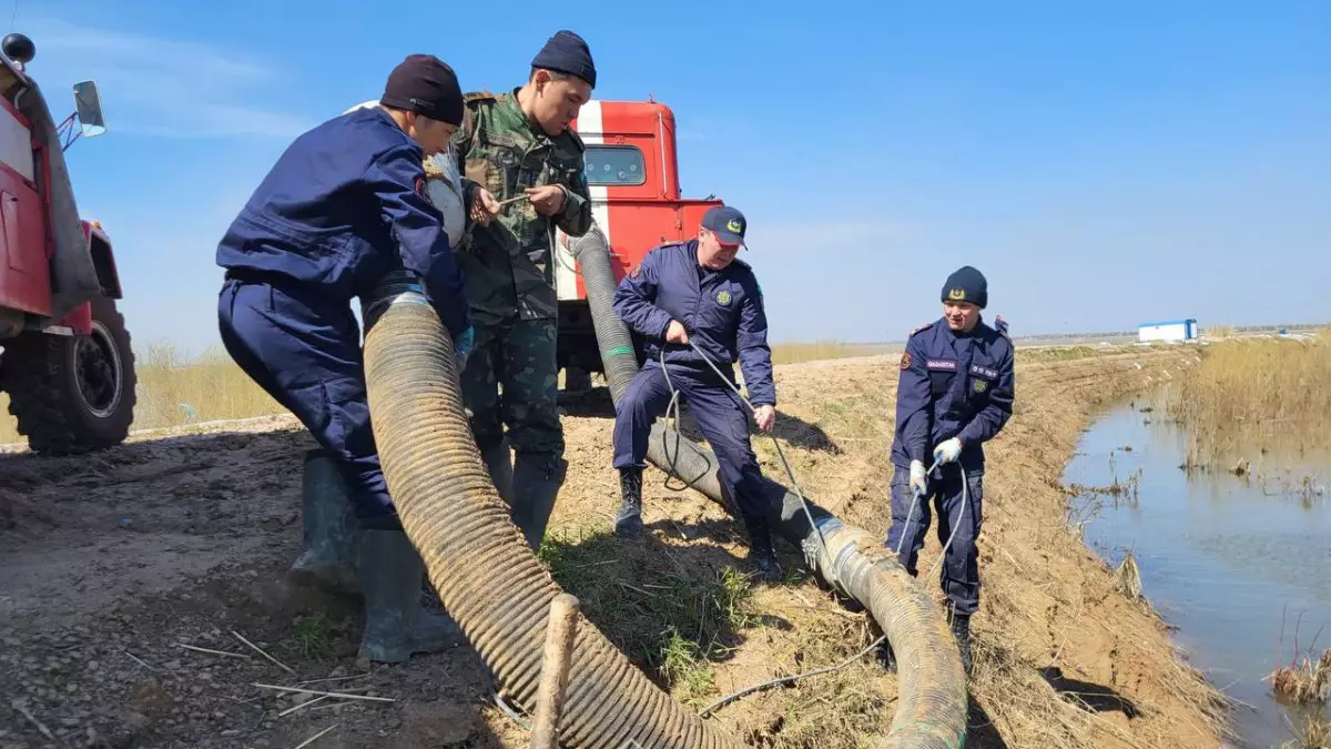 Проблемы с паводками в Казахстане возникли из-за нехватки квалифицированных специалистов - депутат
