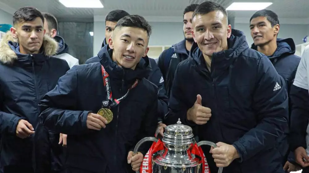 Узбекистанский футболист номинирован на престижную премию