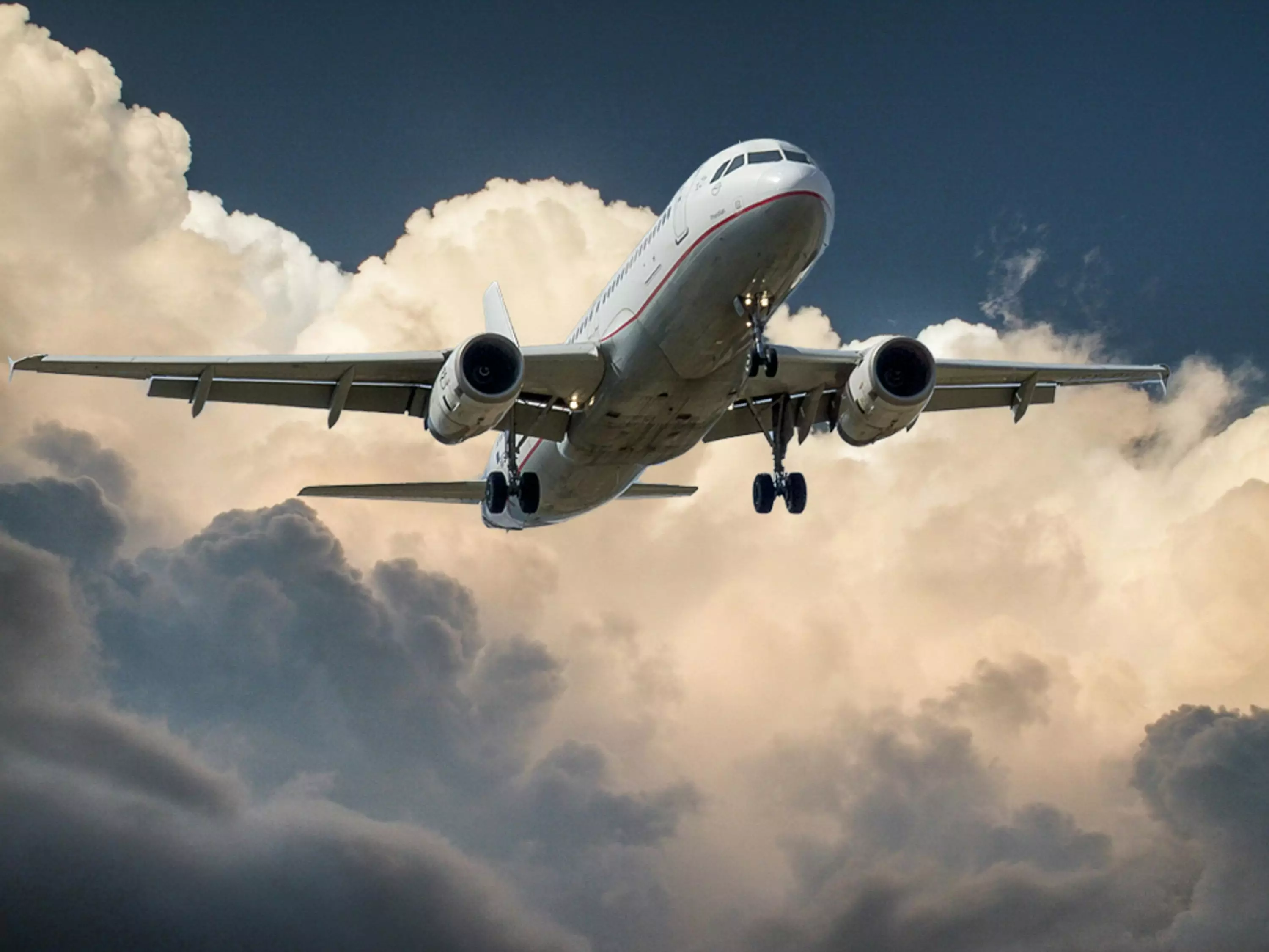 Мужчине стало плохо на рейсе Костанай-Алматы: самолет экстренно сел в Астане