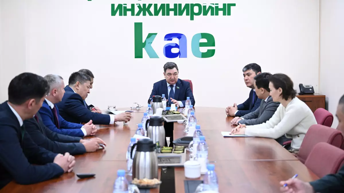 Сенаторлар қорғаныс-өнеркәсіп кешенінің Астанадағы кәсіпорындарында болды