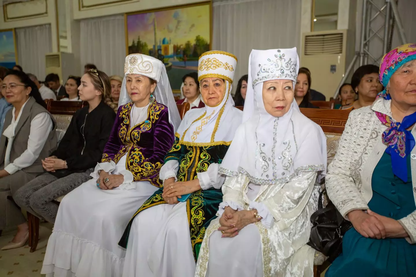 Монумент, посвященный бабушкам, появится в Восточном Казахстане