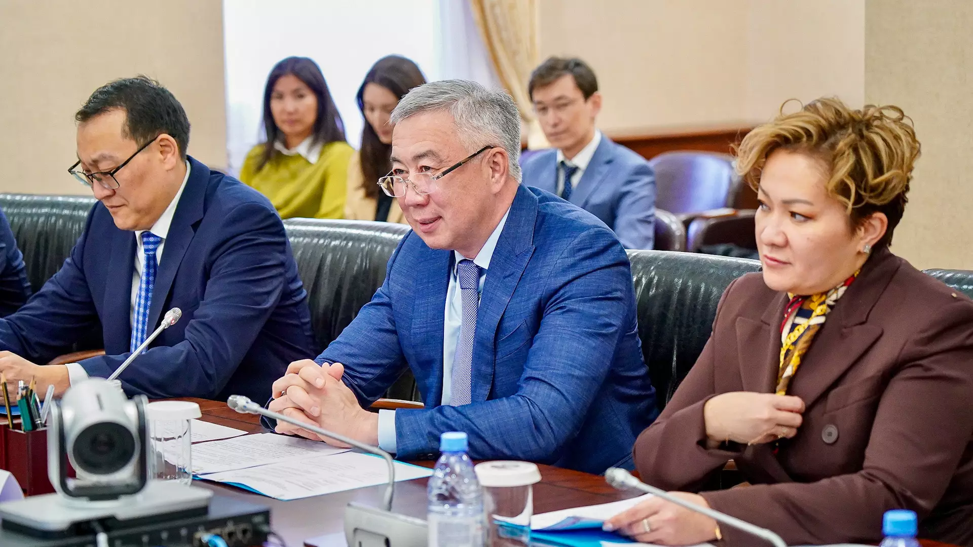 Жумангарин предложил Вьетнаму производить батареи для электромобилей в Казахстане