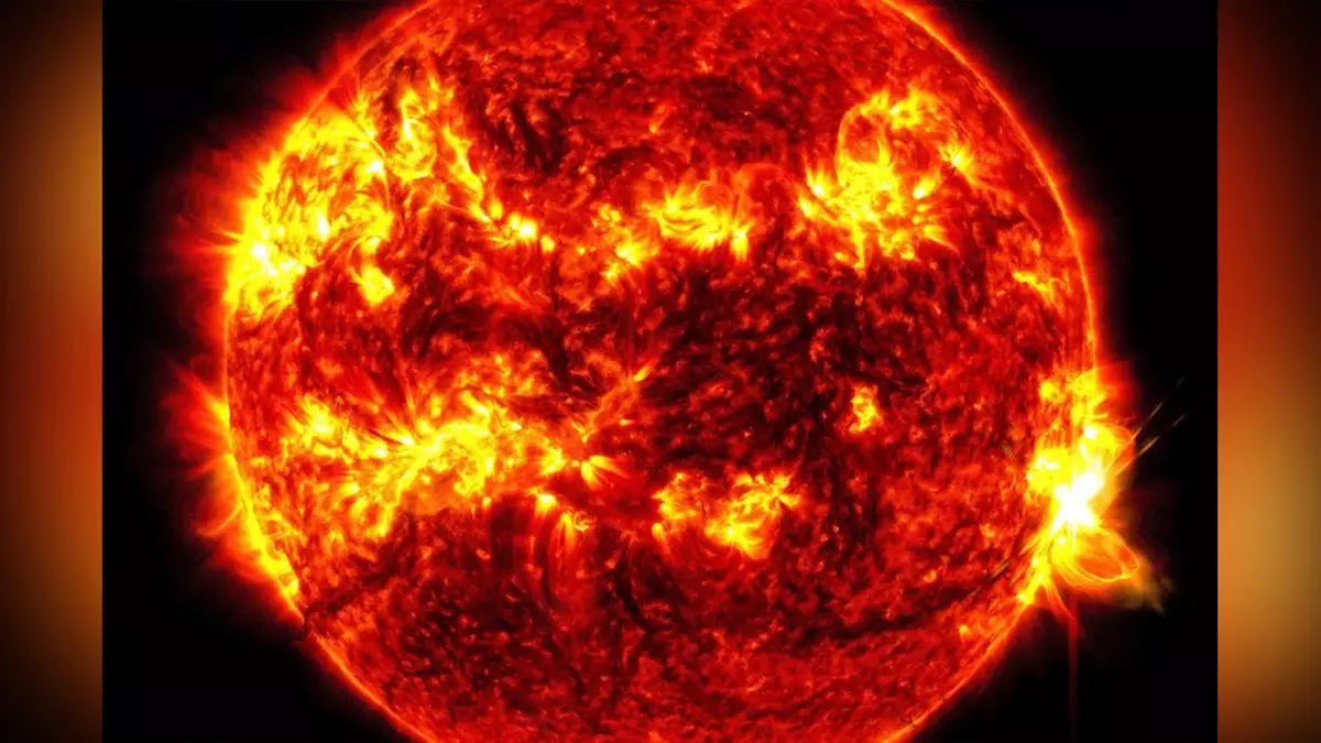 На Солнце зафиксирована крупнейшая за почти 10-летний цикл вспышка
