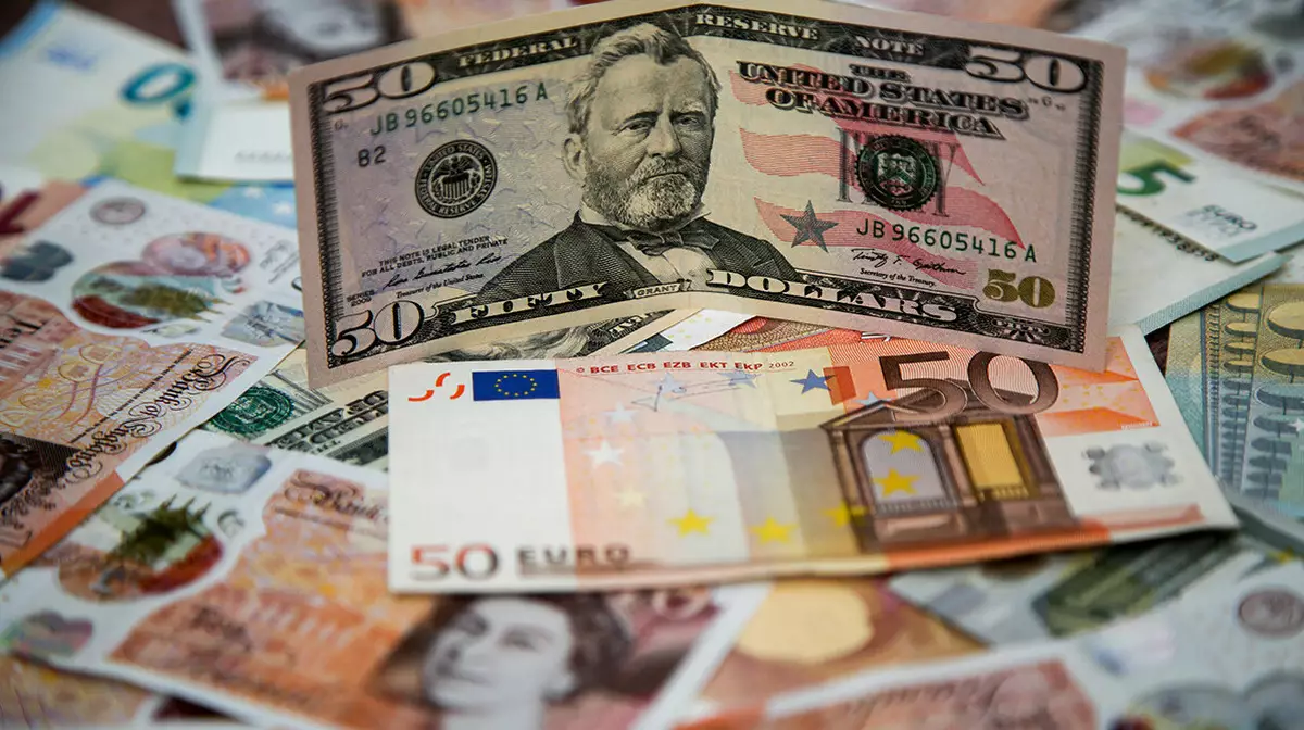 Нацбанк РК установил курсы валют на 16 мая