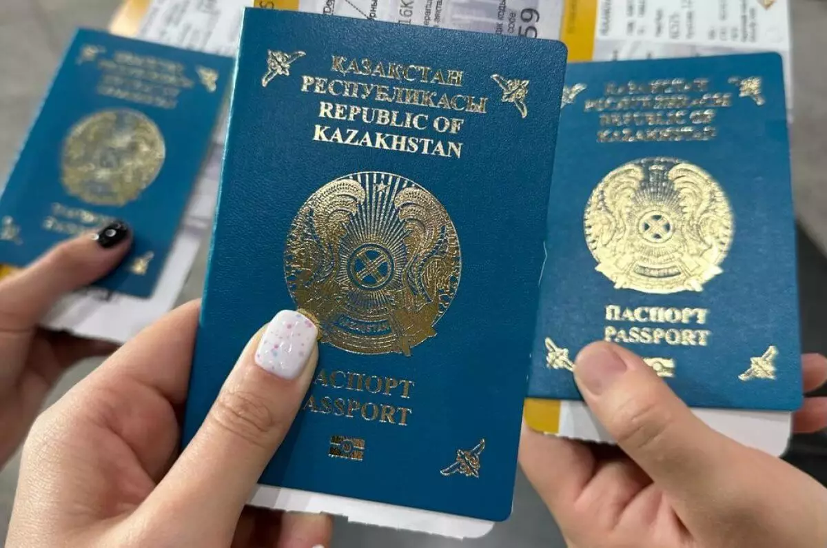 Семья из Казахстана добилась отмены решения суда о депортации из России